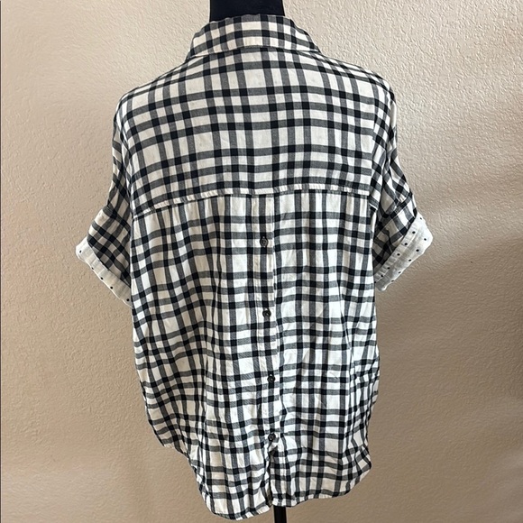 Madewell Courier Button-Back Shirt in Plaid With Polka Dot Cuff Sleeve - Picture 7 of 9
